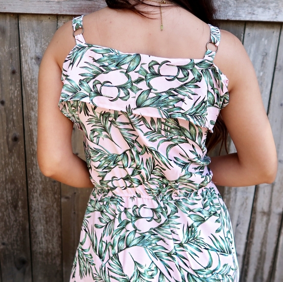 🚨 NEW 🚨 MAXI PINK W/ LEAVES DRESS 🌴💓 - Picture 4 of 5